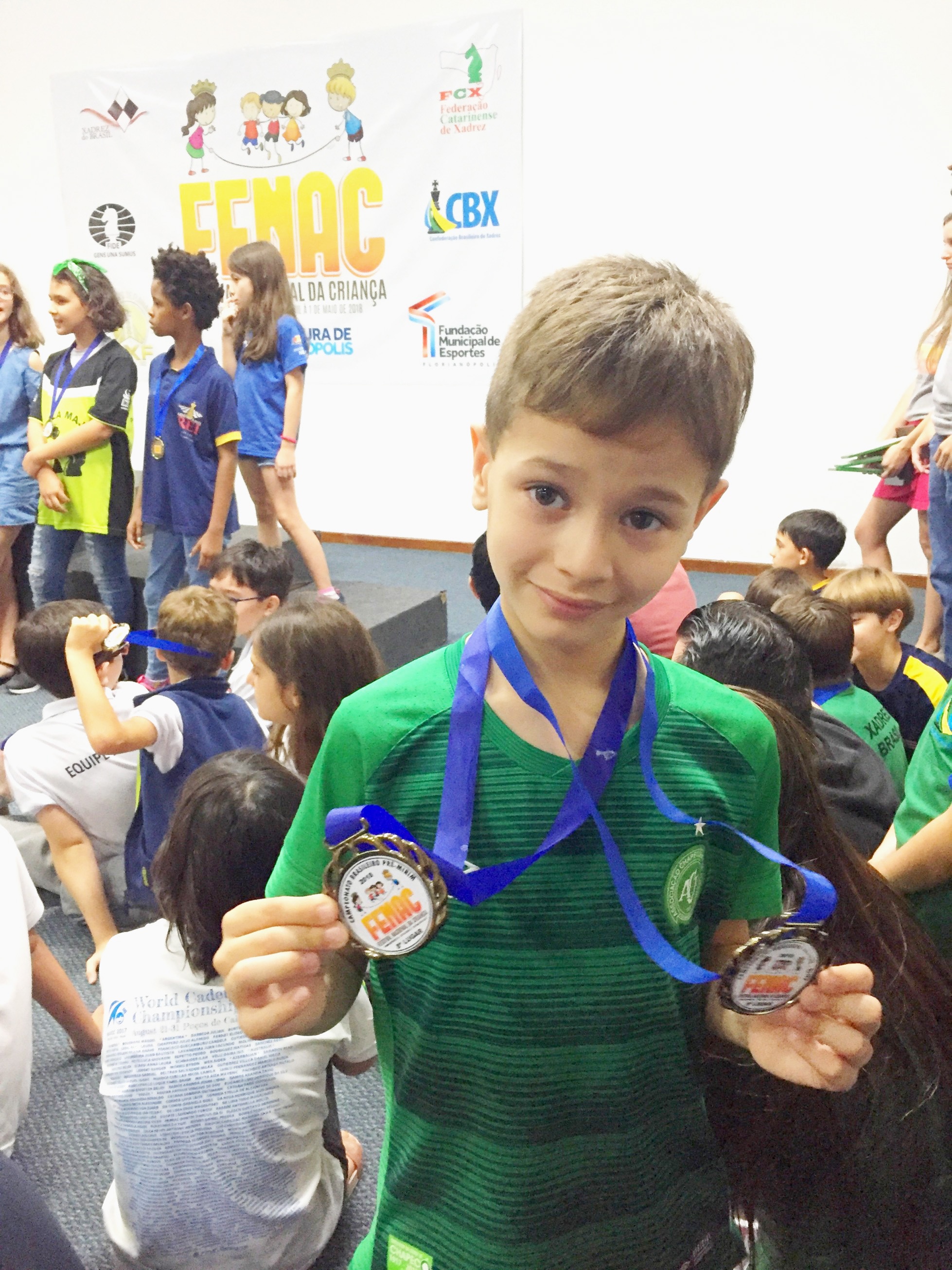 Atleta do Clube dos Funcionários, de apenas 8 anos, lidera o ranking  mundial de Xadrez - Jornal Folha do Aço