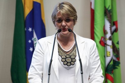 Deputada defende políticas públicas eficientes voltadas às mulheres (Foto: Miriam Zomer/Agência AL)