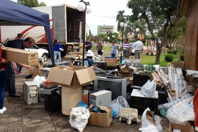 Mais de quatro mil quilos de lixo eletrônico foram recolhidos (Foto: CDL de Xaxim)