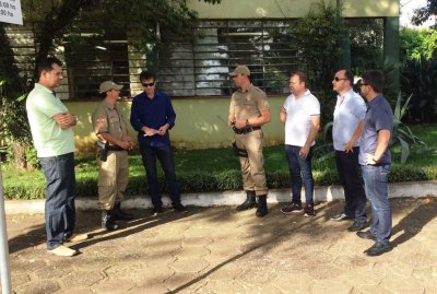 Representantes da Administração e da PM de Xaxim visitaram o local (Foto: Prefeitura de Xaxim)