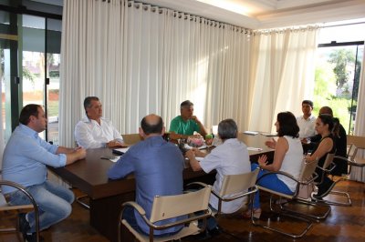 Reunião também serviu para difundir e estimular o Programa Família Acolhedora (Fotos: Prefeitura de Xaxim)