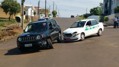 Veículo Jeep teria cortado a preferencial (Foto: Polícia Militar de Xaxim)