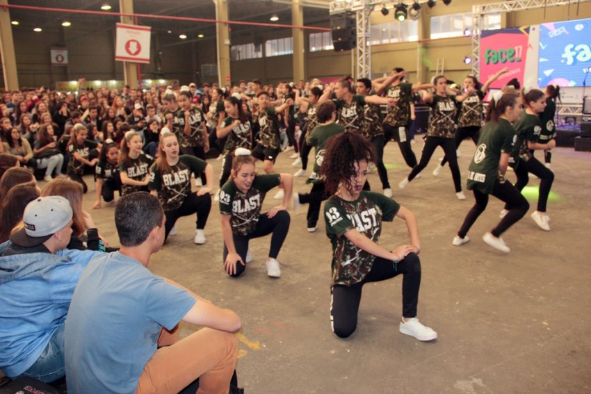 Escola de Artes de Chapecó faz apresentação de Hip Hop (Foto: MB Comunicação)
