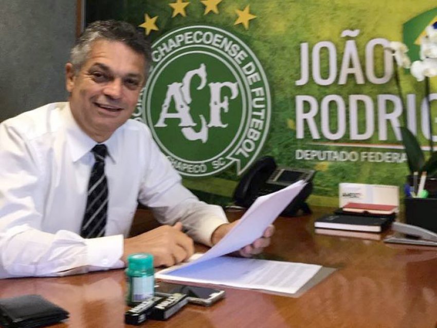 João Rodrigues despachando em seu gabinete, em Brasília, na manhã desta segunda-feira (11) - Foto: Reprodução/Instragram