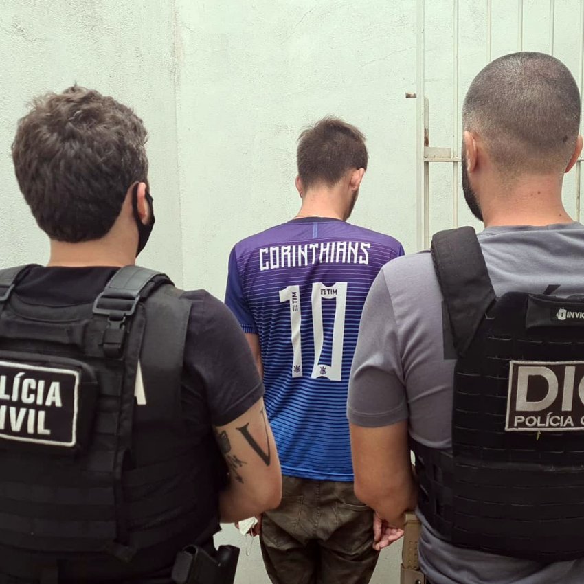 Operação da Polícia Civil prendeu dois homens e apreendeu uma arma de fogo com munições