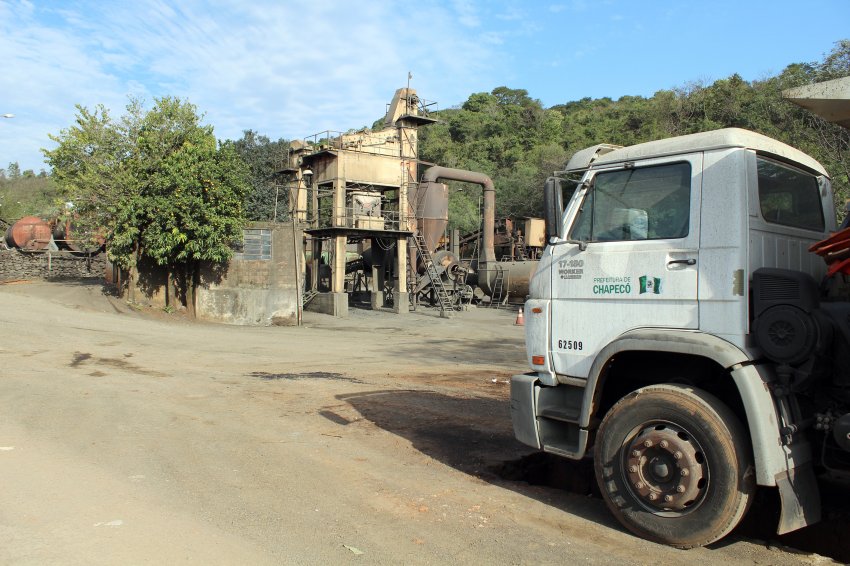 Novo maquinário irá substituir atual estrutura da usina de asfalto no bairro Santo Antônio