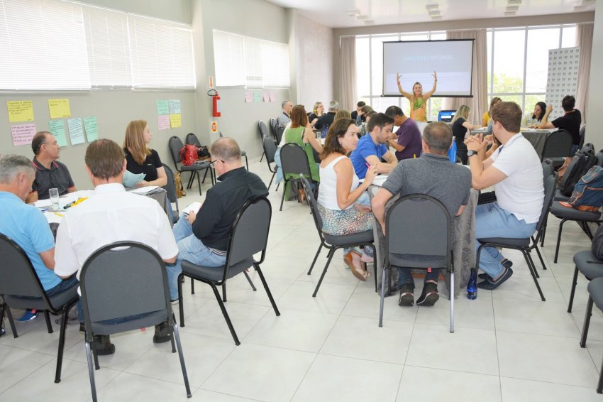 Grupos pôde discutir e compartilhar ideias para a construção do planejamento da entidade