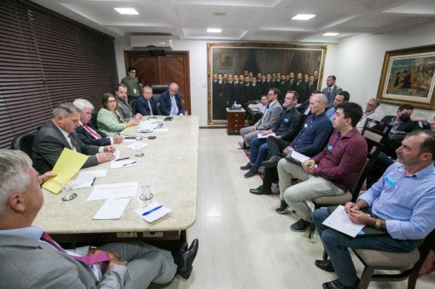 Reunião ocorreu ontem (06), na presidência da Assembleia Legislativa de Santa Catarina (Alesc)