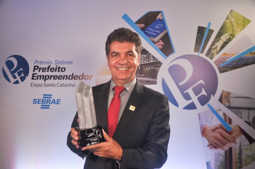 Prefeito de Criciúma conquistou prêmio de primeiro lugar na categoria Empreendedorismo na Escola