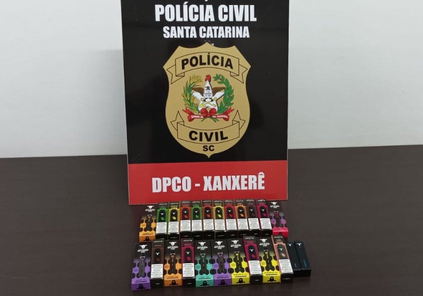 O proprietário dos cigarros eletrônicos foi conduzido à Delegacia de Polícia Civil