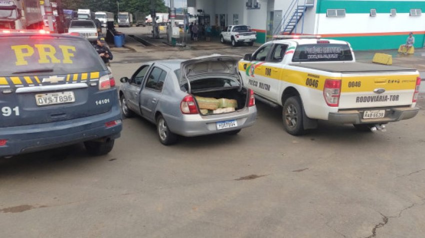 O adolescente, a carga de maconha e o carro foram levados à Delegacia da Polícia Civil de Xanxerê