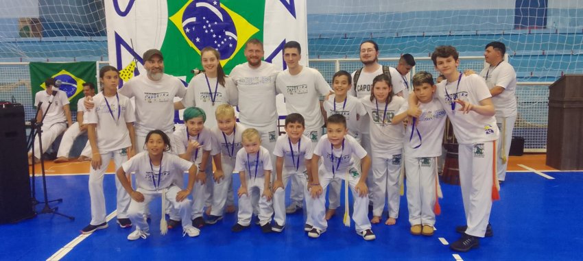 Em Xaxim, as aulas de capoeira são oferecidas gratuitamente pelo grupo de Capoeira Brasil, por meio da Casa da Cultura