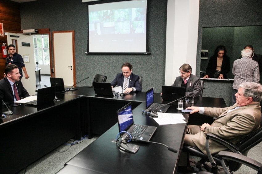 Comissão do Mercosul aprovou um requerimento para que um representante do Grupo Banco Mundial apresente opções de financiamento internacional para consórcios municipais, visando ajudar municípios com dificuldades financeiras