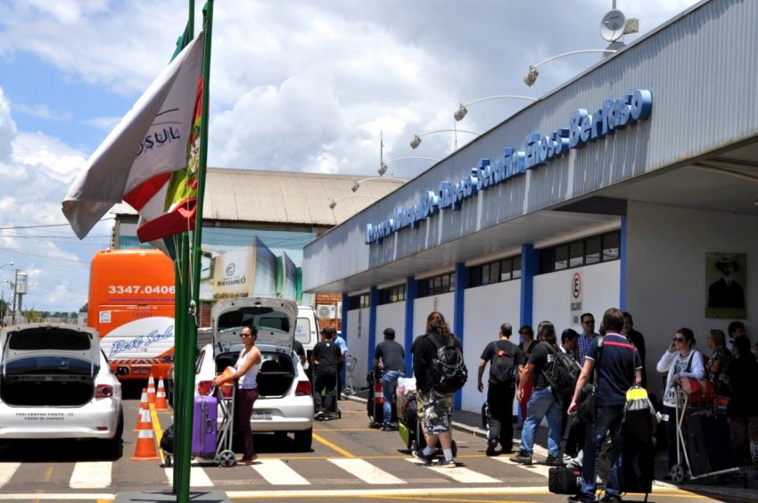 Azul retomou voos de Chapecó a Florianópolis nesta segunda-feira