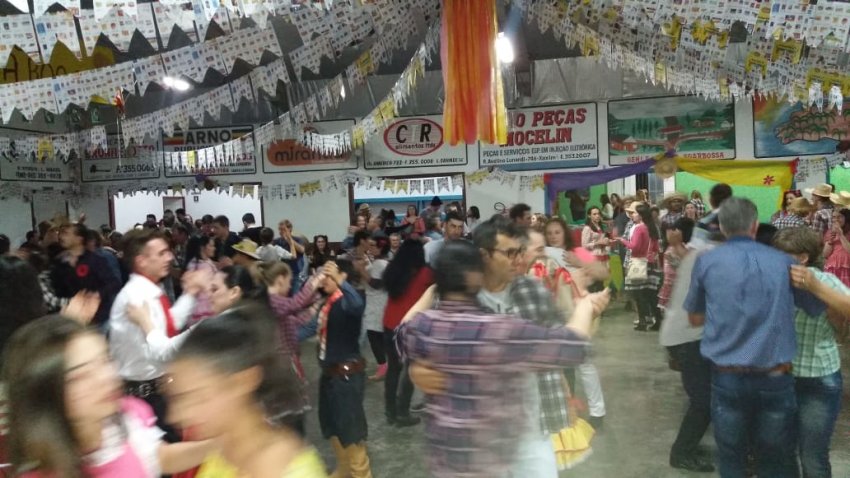 Mais de 500 pessoas participaram do 3º Arraiá na Roça, que aconteceu no último sábado (23) (Foto: Divulgação/LÊ)