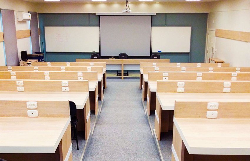 A Unochapecó possui uma sala específicas para receber as aulas da Escola do Ministério Público