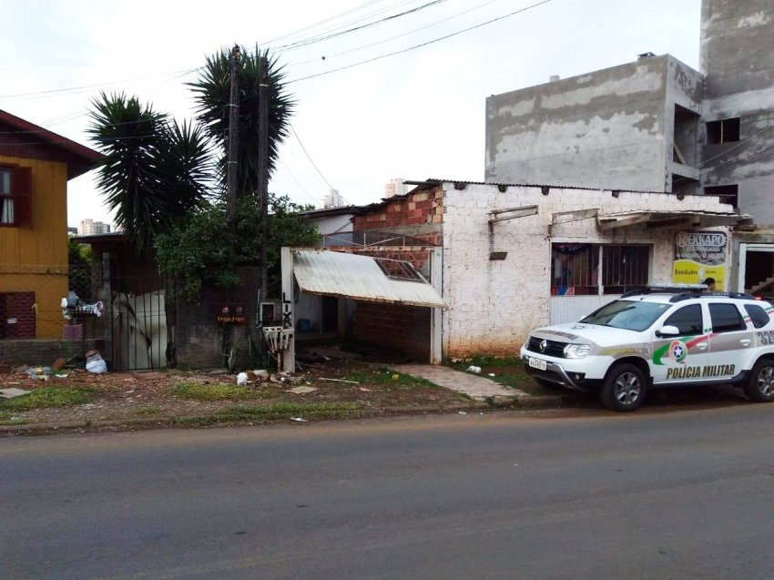 Local em que corpo foi encontrado é frequentado por moradores de rua, no bairro Santo Antônio