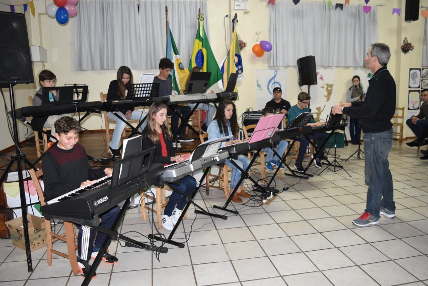 A abertura do 1º Recital 2018 da Casa da Cultura de Xaxim aconteceu na noite de ontem (11) (Foto: Prefeitura de Xaxim)