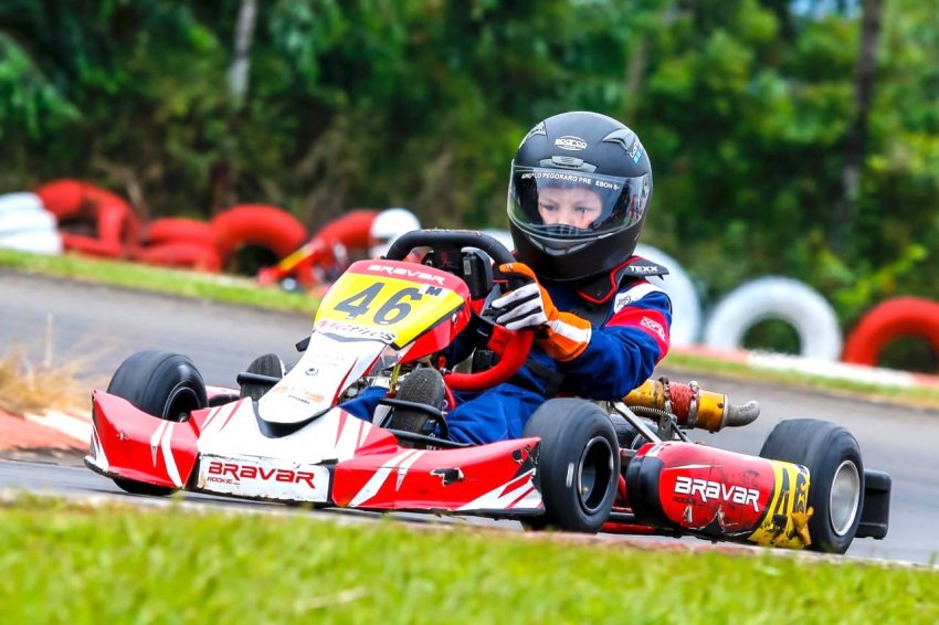 Angelo Pegoraro Predebon, de sete anos, é campeão catarinense de kart na categoria mirim