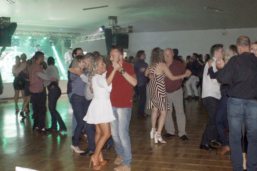 Baile dos 38 anos do clube foi realizado no último sábado (12), em Xaxim (Foto: Assessoria)