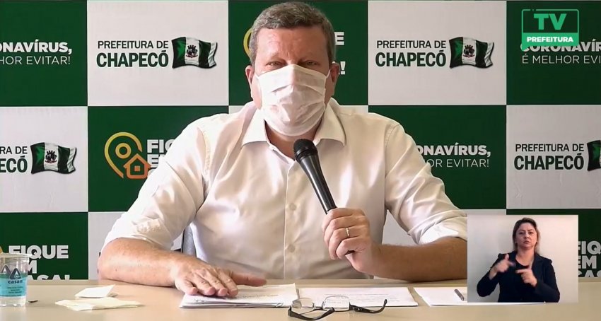Prefeito Buligon em coletiva realizada na manhã desta segunda-feira (11)