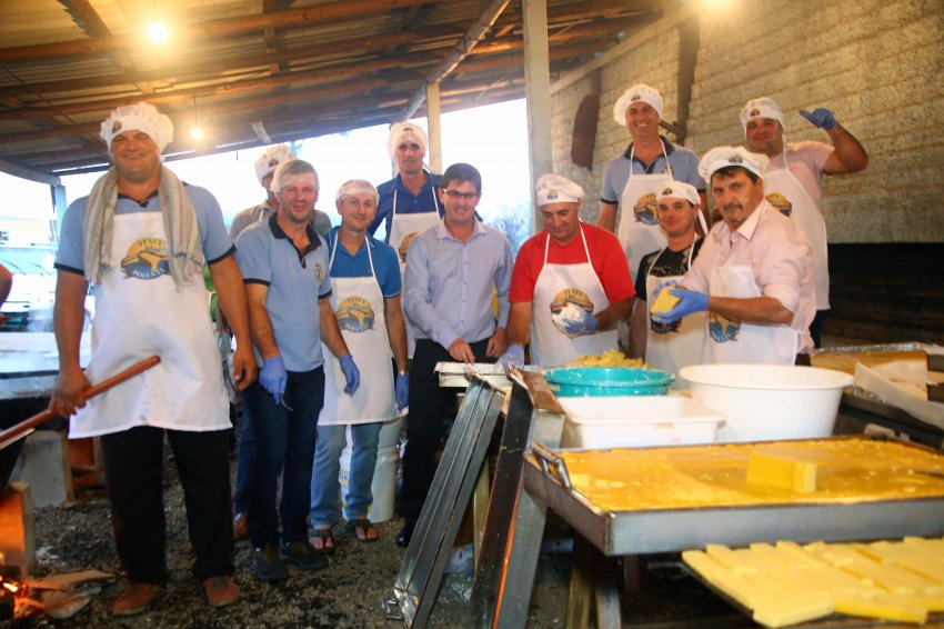 Pratos foram preparados pelos servidores municipais de Marema e demais voluntários
