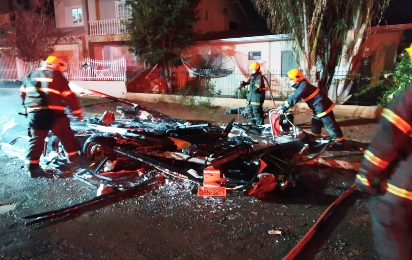 Incêndio aconteceu nesta terça-feira (02), no bairro dos Esportes