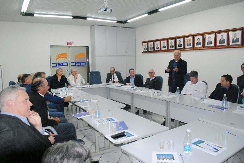 Reunião aconteceu nesta quarta-feira (25), no Centro Empresarial de Chapecó (Foto: Extra Comunica)