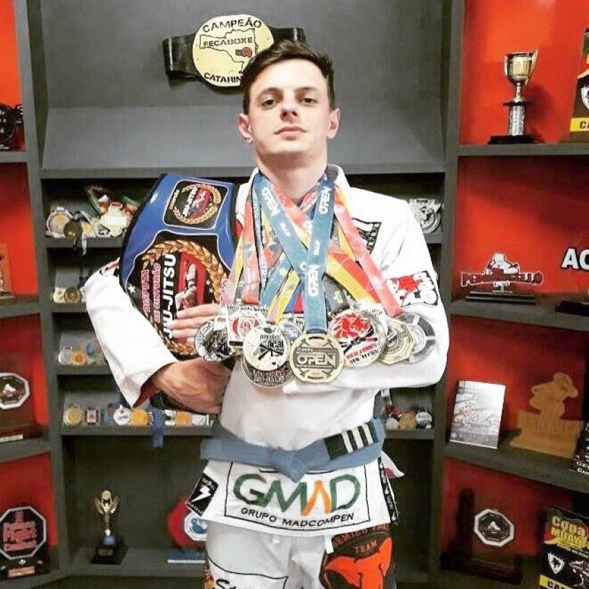 Augusto Ranzan luta artes marciais desde 2011 e vem conquistando muitos títulos em campeonatos