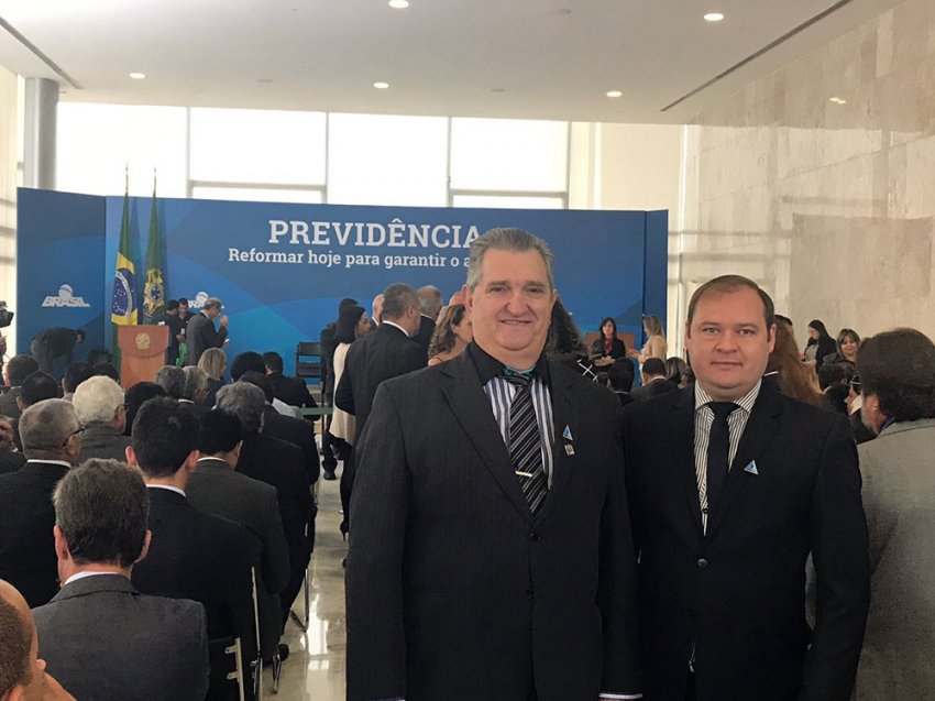 Lírio Dagort e o Adriano Bortolanza participam reunião com o presidente da República, Michel Temer (Foto: Prefeitura de Xaxim)