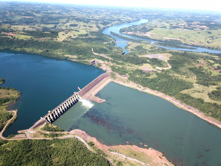 Em 14 de outubro de 2010, a a hidrelétrica iniciou suas atividades de produção de energia elétrica