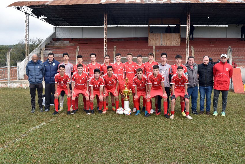 Equipe de Xaxim se consagrou campeã no futebol de campo (Foto: Prefeitura de Xaxim)