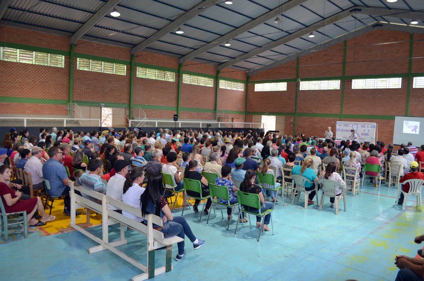 Centenas de pessoas participaram do evento que aconteceu no ginásio municipal Ulysses Guimarães (Foto: Prefeitura de Marema)