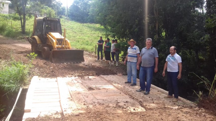 Prefeito Lírio Dagort visitou a nova estrutura na linha Ervalzinho, na manhã desta sexta-feira (18)