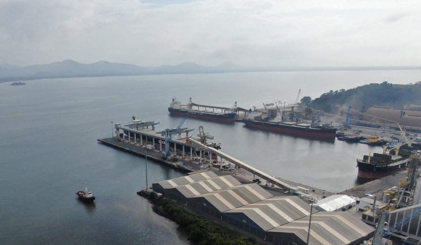 Complexo Portuário de São Francisco do Sul recebeu autorização para embarcações de até 51 metros de largura, visando crescimento organizado