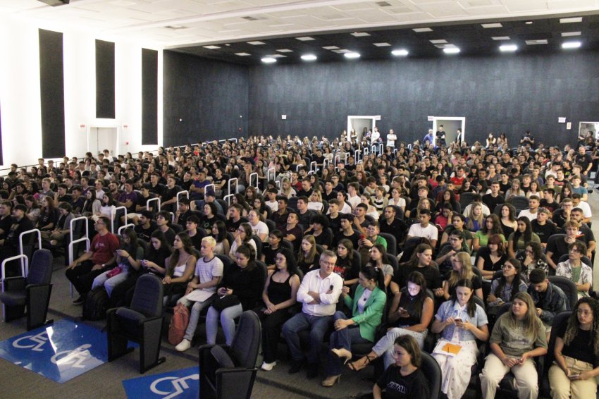 Unochapecó recebeu calouros com evento Arena Uno, apresentando novidades acadêmicas e oportunidades de apoio aos estudantes