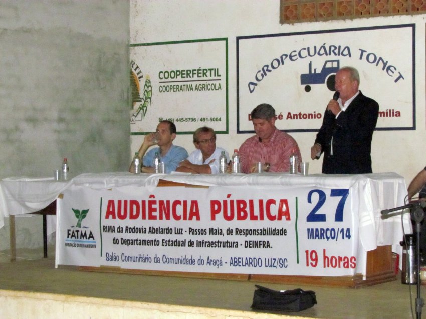 Marcos Vieira em audiência pública, em 2012, na Comunidade de Linha Araçá, quando apresentou o projeto ambiental da rodovia