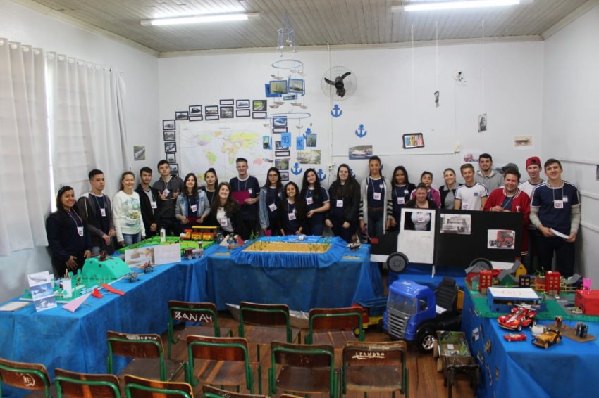 Mostra do Conhecimento Escolar aconteceu durante a manhã e tarde desta sexta-feira (17), em Xaxim