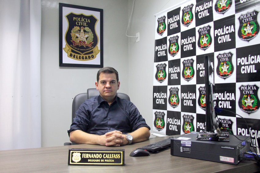 Delegado da Polícia Civil da Comarca de Xaxim, Fernando Callfass, apresenta relatório das ações de 2017 (Foto: Axe Schettini/LÊ)