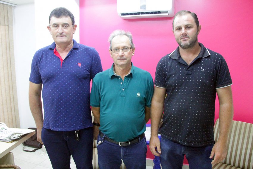 Vereadores Gilmar Toniazzo, Vitalino Batistella e Nélio Baú na Redação do LÊ NOTÍCIAS (Foto: Axe Schettini/LÊ)