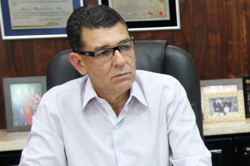 Plínio de Castro, então prefeito de São José do Cedro,  em janeiro de 2020