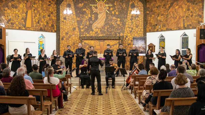 Projeto Glória de Vivaldi leva música instrumental e canto coral às comunidades, com apresentações e oficinas gratuitas em municípios do Oeste de Santa Catarina