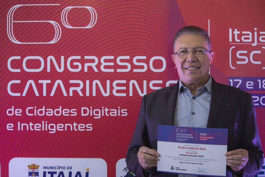 Orvino Coelho de Ávila foi reconhecido como Prefeito Inovador no Congresso Catarinense de Cidades Digitais e Inteligentes