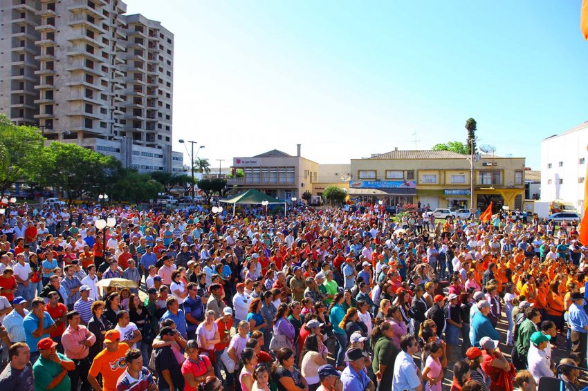 Em novembro de 2012, todo o comércio de Xaxim se reuniu na Praça Frei Bruno para uma solução com a Diplomata