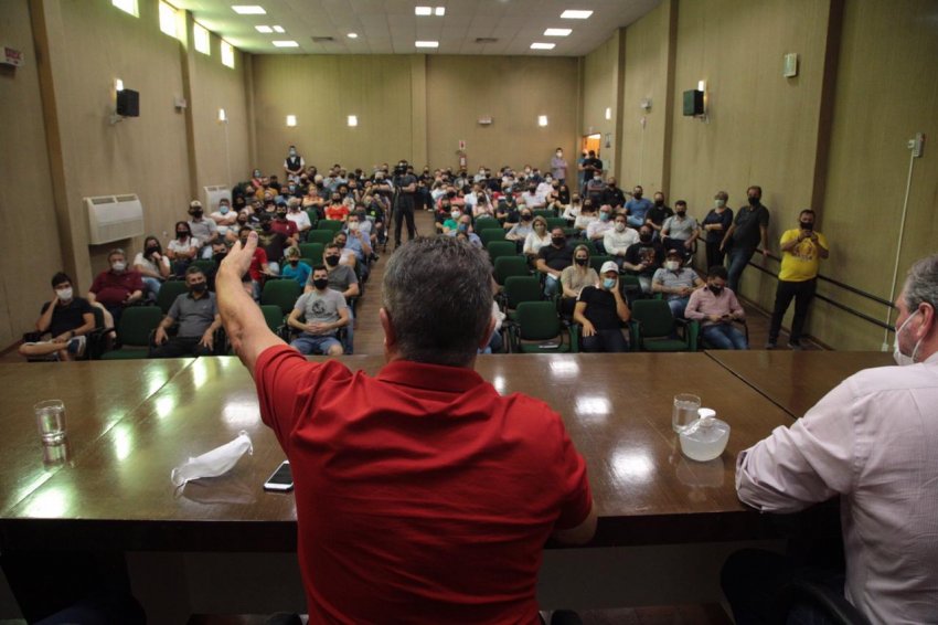 Reunião do prefeito João Rodrigues com setor de eventos ocorreu no auditório da Prefeitura de Chapecó