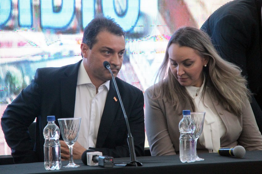 Decisão do TCE sustenta tese de pedido de impeachment de Carlos Moisés e Daniela Reinehr 