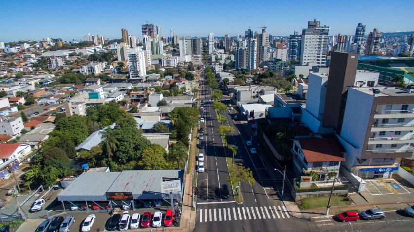 Via importante, rua Uruguai recebeu investimentos de R$ 3,3 milhões