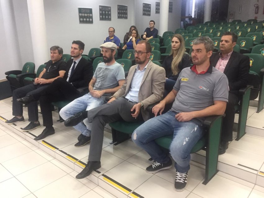Eleição foi realizada na Câmara de Vereadores de Xaxim, na noite de quarta-feira (24)