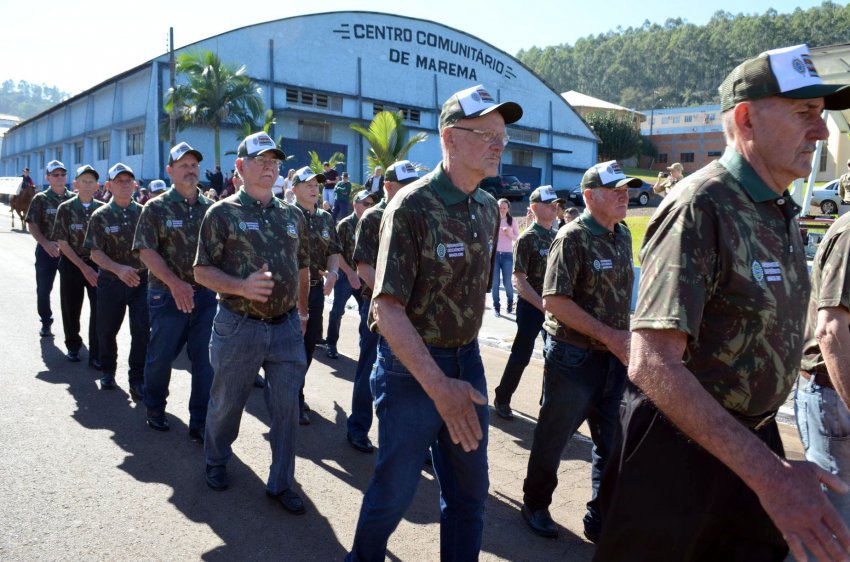 Homens que serviram o Exército Brasileiro há mais de 40 anos desfilaram em Sete de Setembro