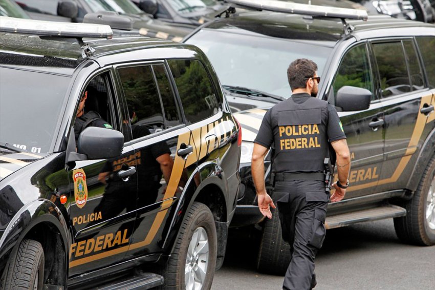 Operação da Polícia Federal foi realizada em três municípios do Oeste Catarinense (Foto: Divulgação/LÊ)